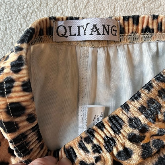 Velvet cheetah print bell bottoms, toddler size 2T. Elastic waist. - Picture 2 of 3